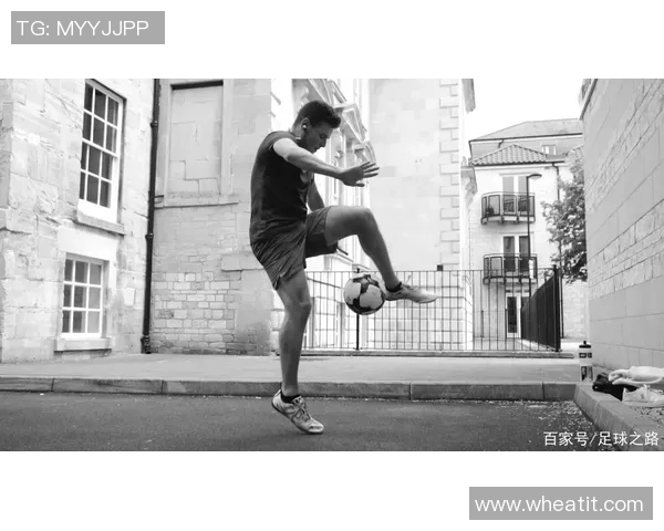 球星魅力与花式足球技巧的完美融合与创新演绎